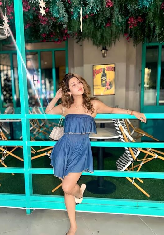 BOLLYWOOD;टीवी पर संस्कारी और रियल लाइफ में Hot है 32 साल की ये हसीना