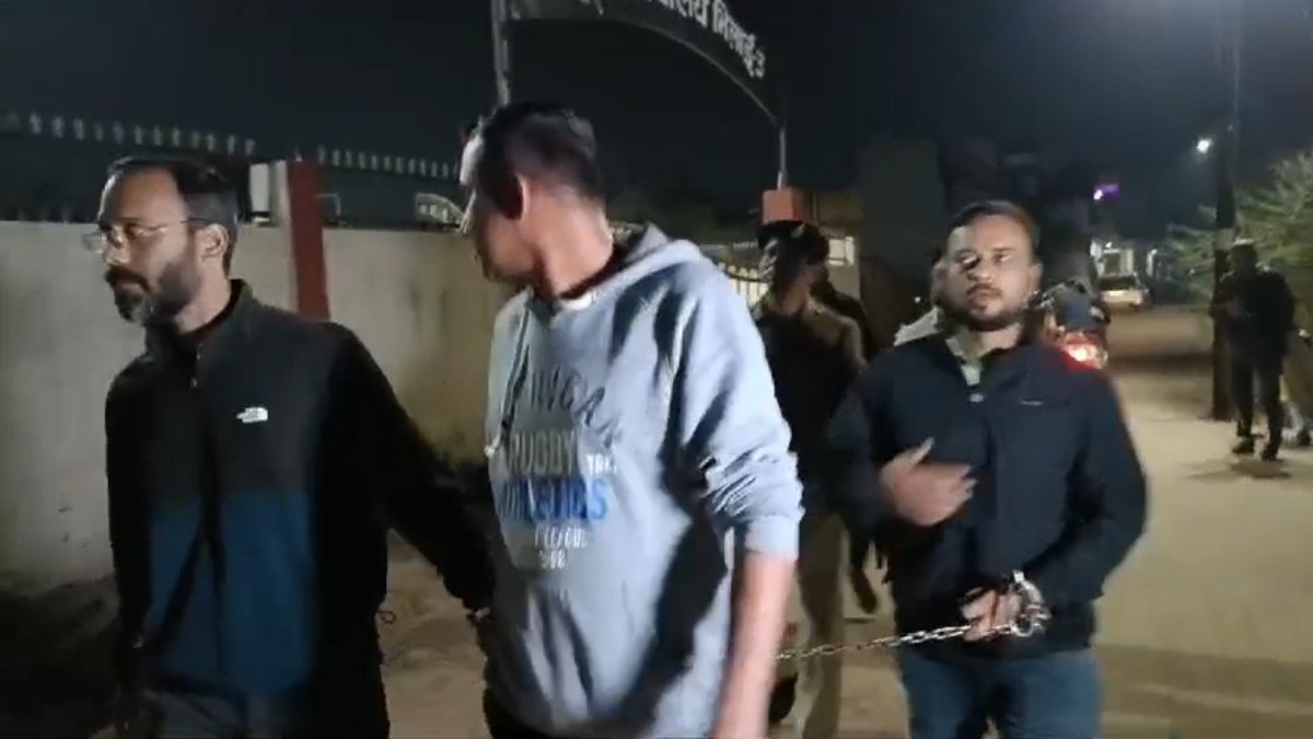 CRIME; प्रोफेसर से मारपीट के बहुचर्चित मामले में मुख्य आरोपी प्रोबीर शर्मा और धीरज वस्त्रकार आंध्रप्रदेश से गिरफ्तार,10-10 हजार रुपये का इनाम था