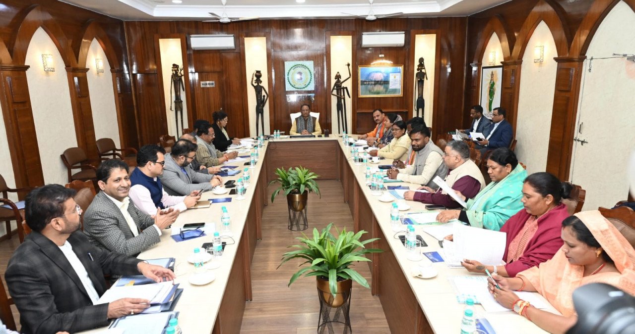 POLITICS; सीएम साय की सरगुजा सांसद और विधायकों के साथ बड़ी बैठक,एकजुटता के साथ विकास की बनी रणनीति