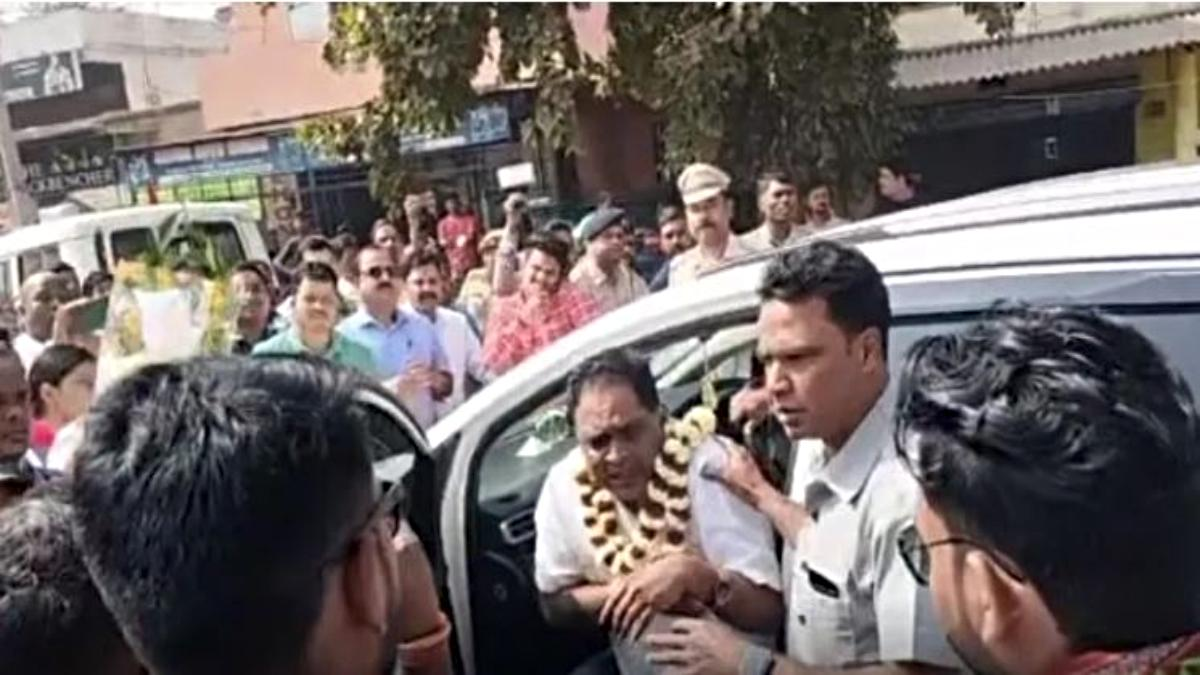 MURDER;दो साल बाद मंत्री नब दास हत्याकांड की जांच शुरु, परिवार का बयान दर्ज करने पहुंची क्राइम ब्रांच की टीम…