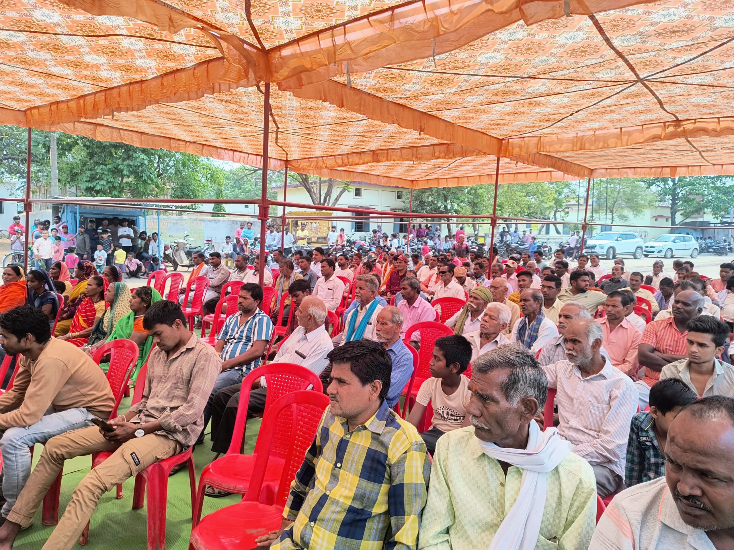 PROTEST;ग्रामीण फरमान के चलते शराब दुकान खोलने के लिए जगह देने कोई तैयार नहीं,किसी ने भी निविदा नहीं डाला
