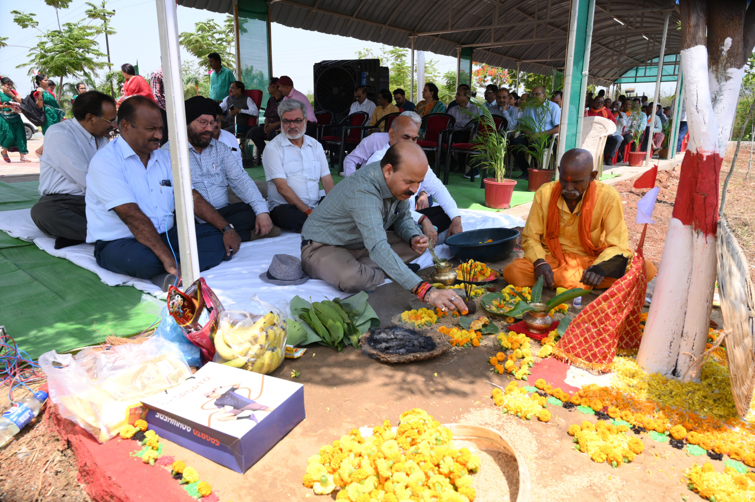 TIHAR;कृषि विश्वविद्यालय में मना अक्ती तिहार,कुलपति डॉ. चंदेल ने पूजा-अर्चना कर अच्छी उपज की कामना की