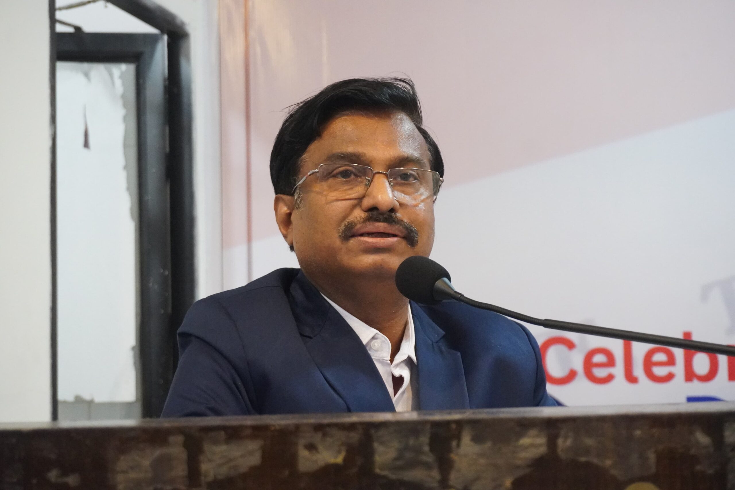 RESTORED;नियम विरुद्ध बर्खास्तगी पर संभागायुक्त महादेव कावरे ने पंचायत सचिव तामेश्वर को किया बहाल