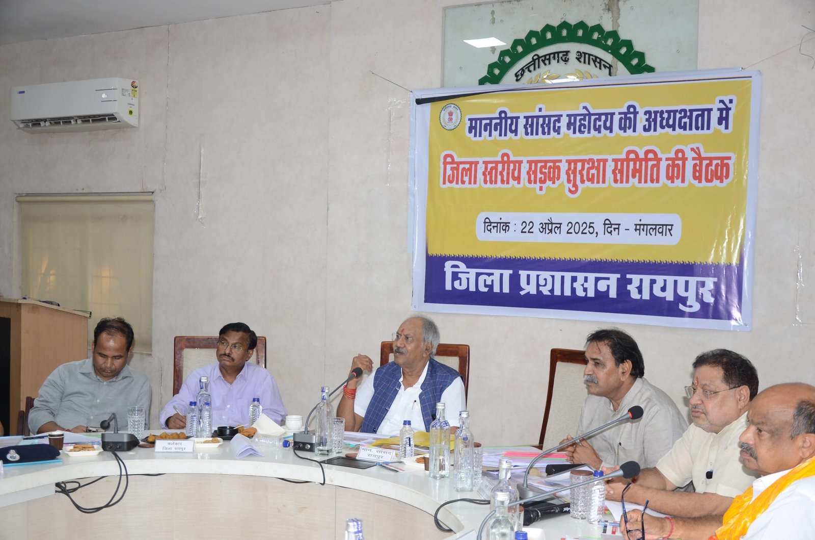 TRAFFIC;जीई रोड, एमजी रोड, मालवीय रोड और बलौदाबाजार रोड पर यातायात सुधारने दुकानों के बाहर सामान नहीं रखने की हिदायत दी जाए