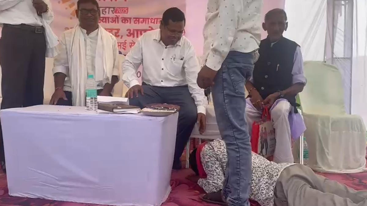 CAMP;समाधान शिविर में ही सिस्टम के आगे साष्टांग किसान, ‘बंटवारा तो करा दो साहब!’