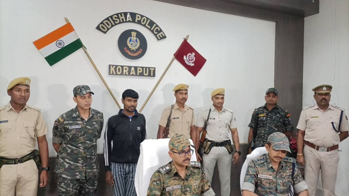 NAXALITE;हार्डकोर नक्सली कुंजाम हिडमा गिरफ्तार, AK-47 समेत बड़ी मात्रा में हथियार बरामद