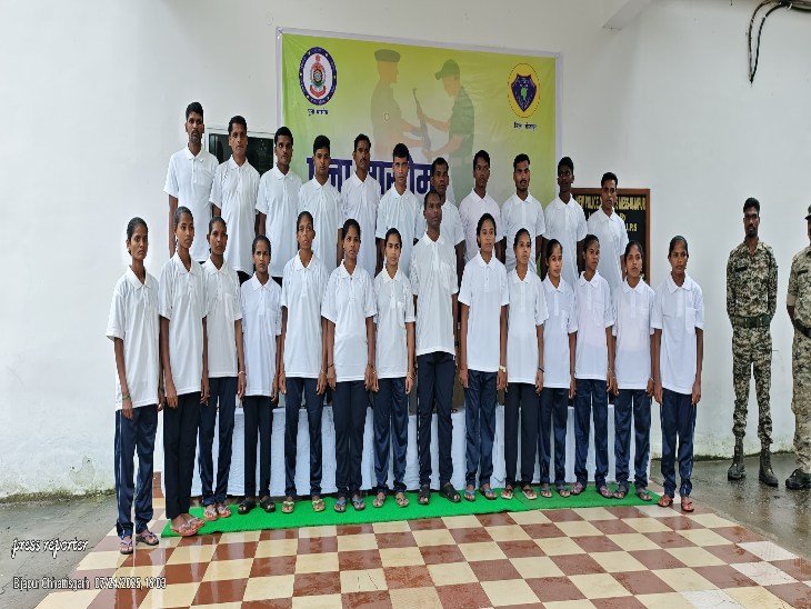 SURRENDER; बीजापुर एवं कांकेर में 38 नक्सलियों ने किया सरेंडर, डेढ़ करोड़ से ज्यादा का इनाम घोषित था