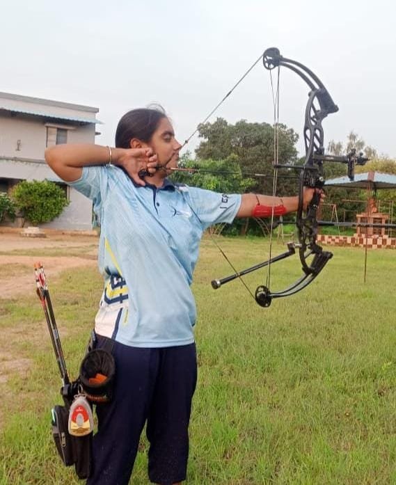 ARCHERY; महासमुंद जिले की पहली महिला तीरंदाज नवलीन कौर ने तीरंदाजी में नेशनल गेम्स में बनाया स्थान