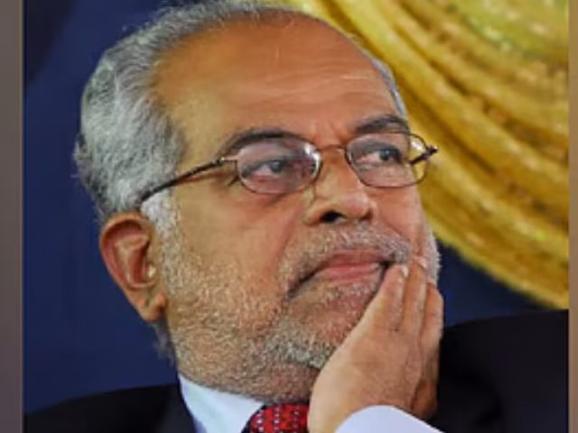 POLITICS; ‘सड़क खामोश होती है तो संसद आवारा हो जाती है’, उपराष्ट्रपति के लिए विपक्षी उम्मीदवार सुदर्शन रेड्डी ने की राहुल की तारीफ