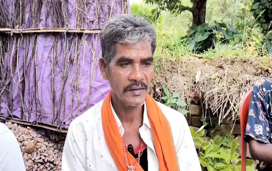 POLITICS; भाजपा विधायक ईश्वर साहू के पीएसओ, पीए और ऑपरेटर ने किया स्वेच्छानुदान का बंटाधार !… रिश्तेदारों के नाम वाली सूची वायरल