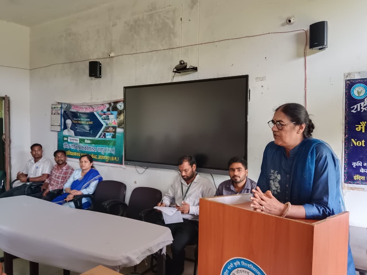 HINDI;हिंदी पखवाडे में कृषि महाविद्यालय में कहानी लेखन एवं वाचन स्पर्धा में छात्रों ने दिखाई दिलचस्पी