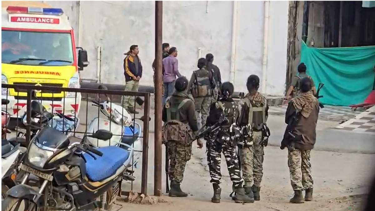 NAXALITE;बस्तर में सुरक्षाबलों और नक्सलियों के बीच मुठभेड़, अब तक 18 नक्सली हुए ढेर