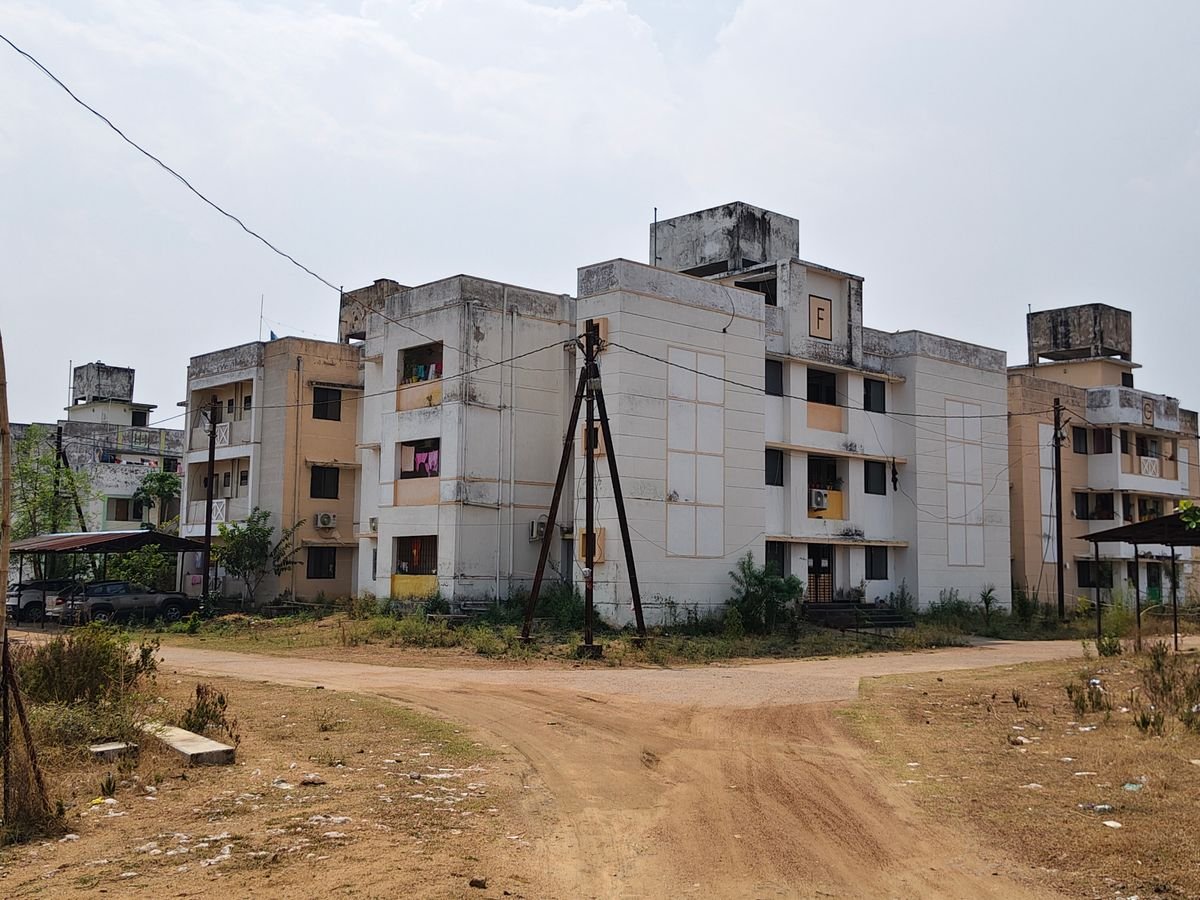 HOUSE; आवास आवंटन सिस्टम फेल…एसडीएम बेघर, सरकारी आवास में निलंबित अफसर-कर्मचारियों का डेरा