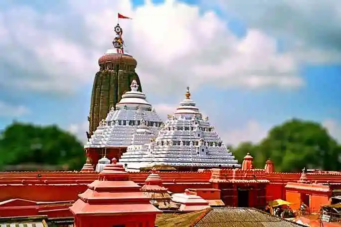 JAGANNATH TEMPLE; पुरी के श्री जगन्नाथ मंदिर का रत्न भंडार 48 साल बाद खुला,गिनती शुरू,1978 में हुई थी आभूषणों की गणना