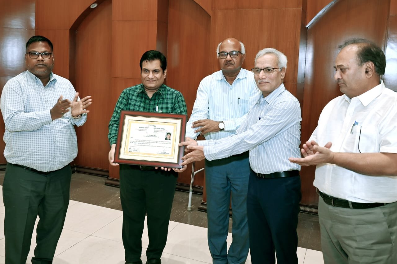 CGSPC; पावर कंपनीज के एजीएम उमेश कुमार मिश्र सेवानिवृत, सेवा भवन में प्रबंध निदेशकों ने किया सम्मानित