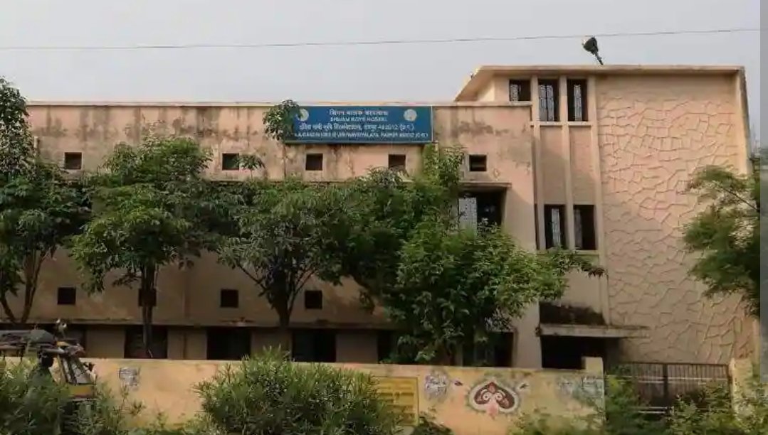 ACCIDENT; बरसात के पहले छात्रावास की छत का एक हिस्सा गिरा,छात्र घायल,विश्वविद्यालय प्रशासन ने तत्काल चिकित्सा सेवा मुहैया कराई
