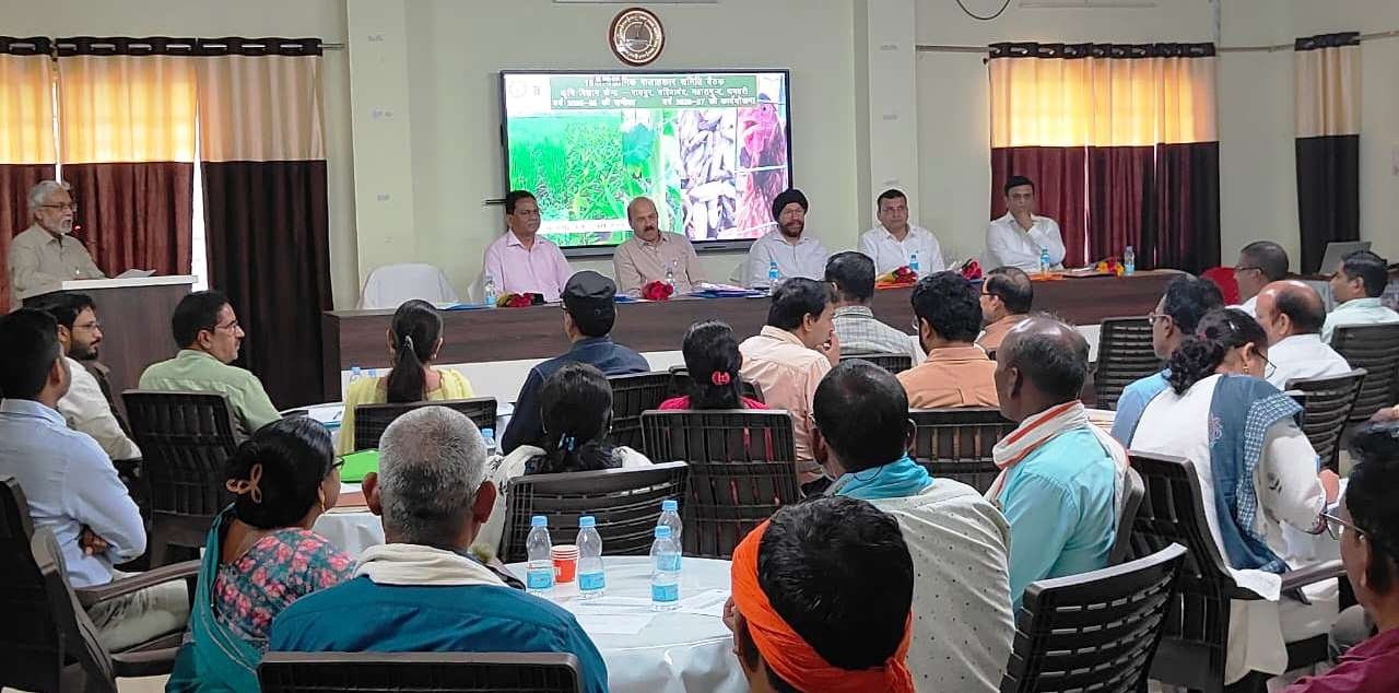 FARMING; वैज्ञानिक सलाह, उन्नत तकनीक तथा वैल्यु एडिशन तकनीक से किसान अपनी आय में वृद्धि कर सकते हैं-डॉ. गिरिश चंदेल