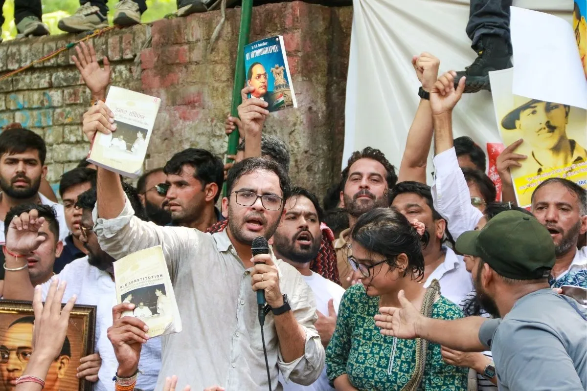 POLITICS; धर्मेंद्र प्रधान का इस्तीफा ग्लोबल मीडिया की बनी सुर्खियां, लिखा- जेन Z ने BJP की रणनीति को ही उलट दिया