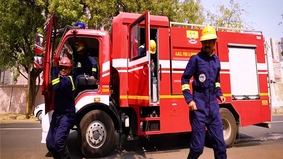 FIRE; होटल में भीषण आग! 9 लोगों की मौत, मृतकों में मासूम बच्चा भी शामिल