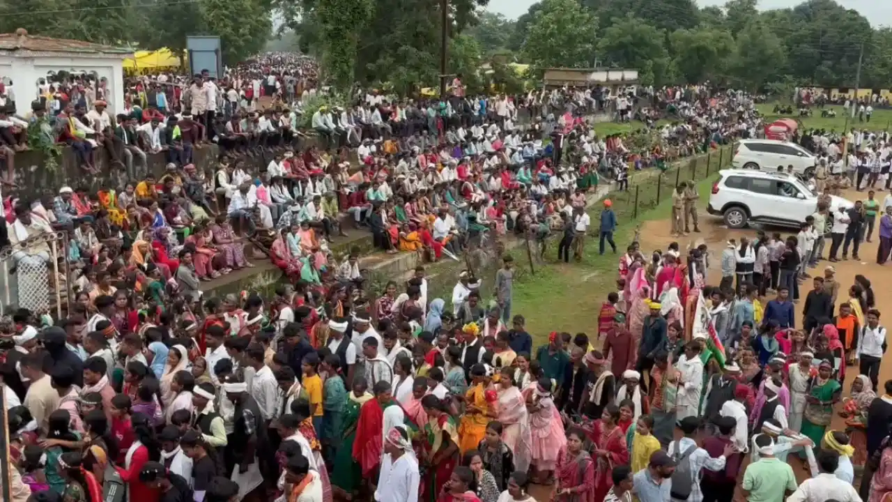 TRIBAL DAY; भारी भीड़ एवं गगनभेदी नारों के बीच अंतागढ़ में आदिवासी अस्मिता और अधिकारों का महाकुंभ