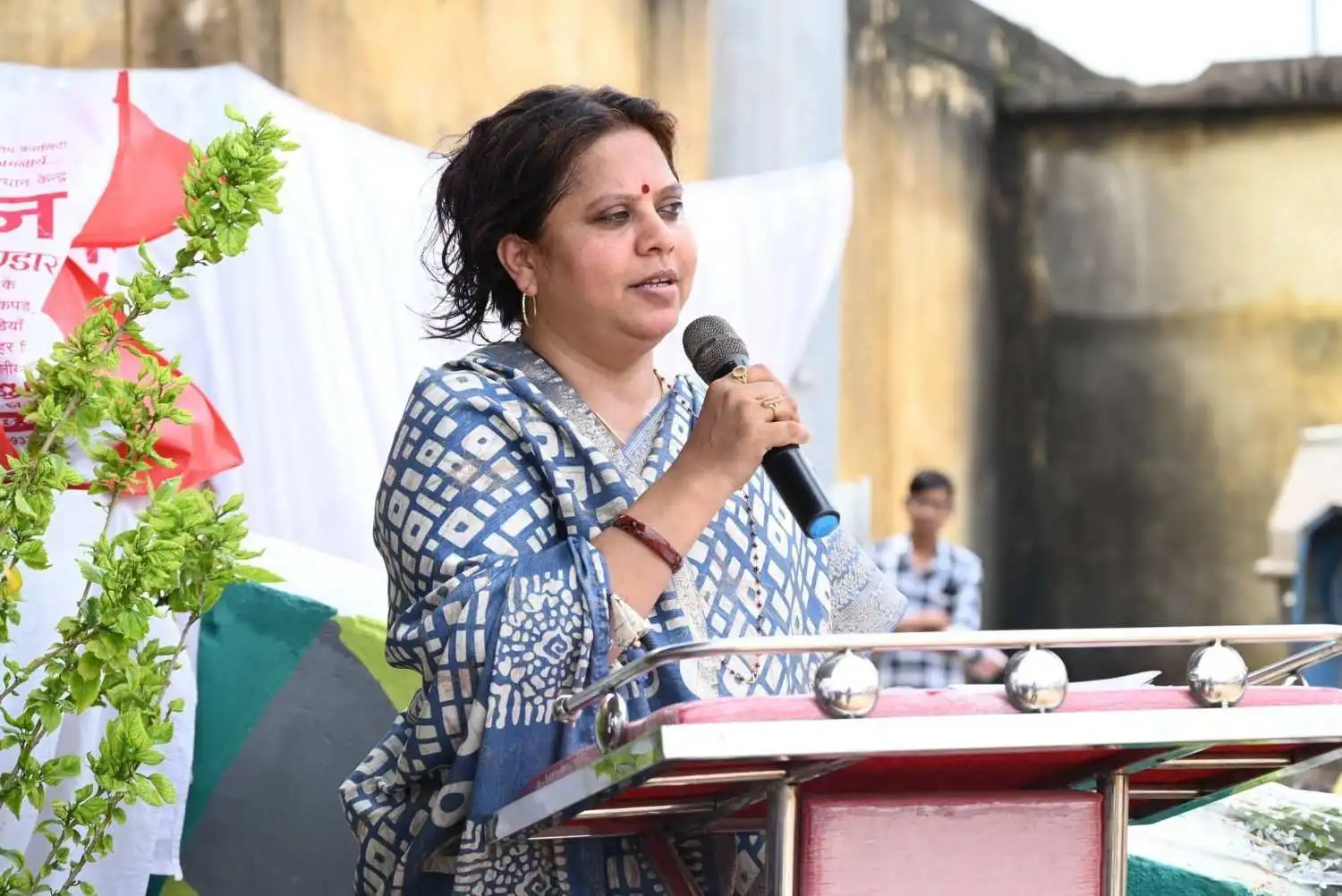 POLITICS; पति से अमीर हैं भाजपा की महिला मोर्चा की राष्ट्रीय अध्यक्ष रुप कुमारी चौधरी