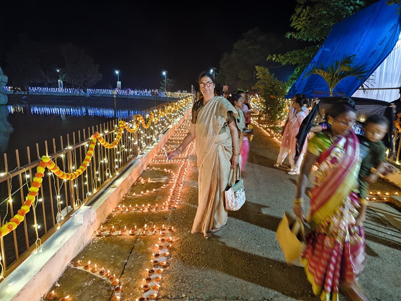 MODI; 71 दीपों से सजी कृषि रंगोली, 501 दीपों से दमका कृषि महाविद्यालय, पीएम आवास में भी दीए से हुए रौशन