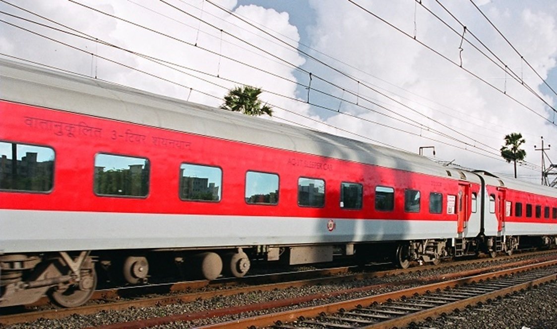 RAILWAY; दपूमरे की 26 ट्रेनों में एलएचबी कोच का प्रावधान, कन्फर्म बर्थ मिलने की संभावना में वृद्धि